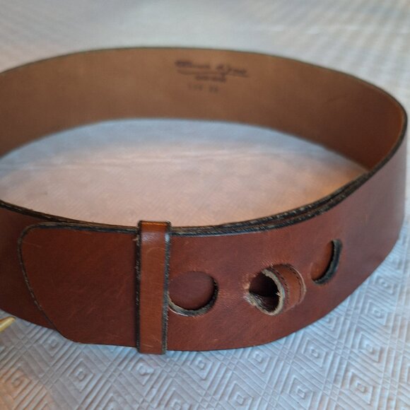 Leather Belt with Bone latch - Picture 6 of 12